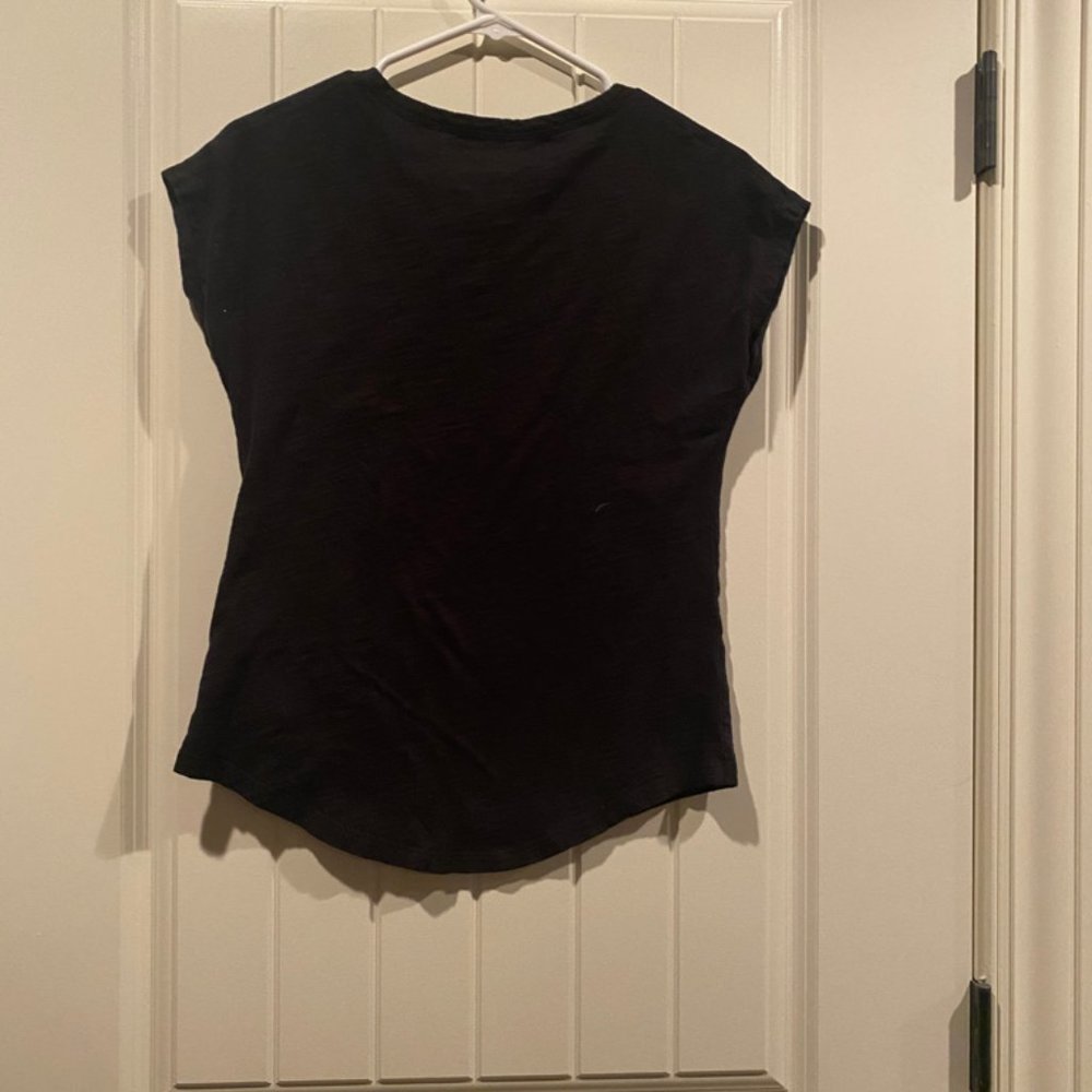 Old Navy Tee with Pocket - Picture 3 of 3